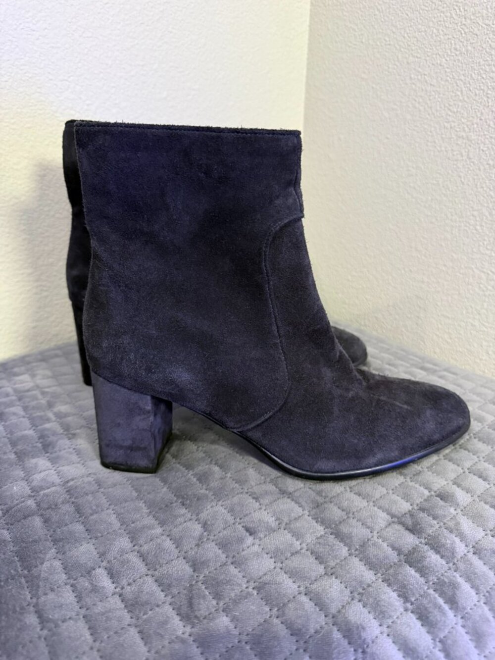 Aquatalia Fortuna, Women's Navy Blue Suede Heeled Ankle Bootie, size 9.5 - Picture 3 of 10